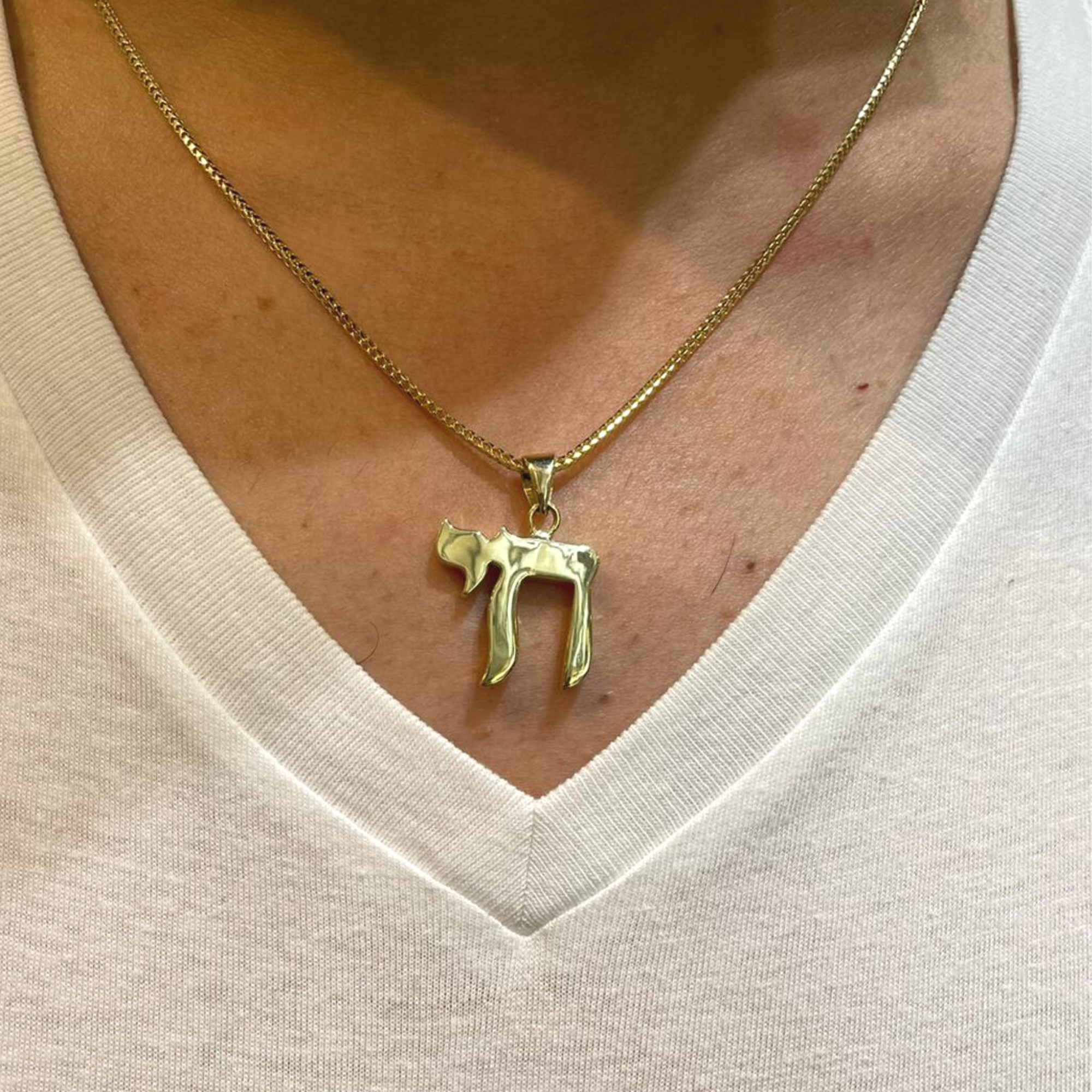 14k Gold Classic Chai Pendant