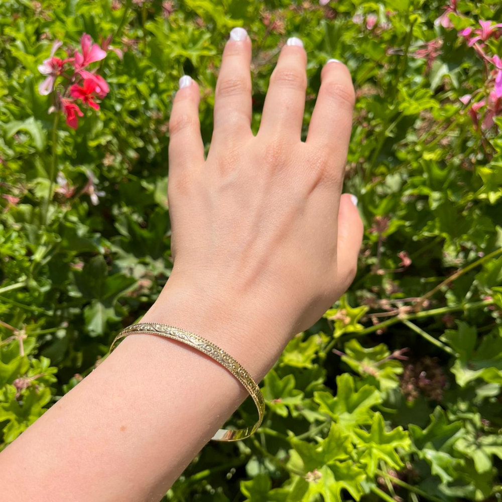 14k Gold Swirl Bangle Bracelet