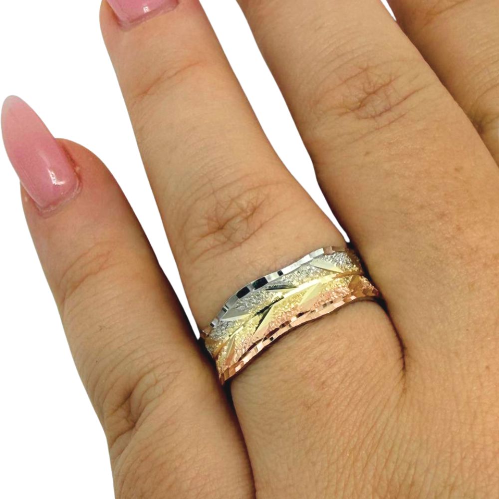 14K Tri-Color Gold Wedding Band Ring with Leaf-inspired Pattern