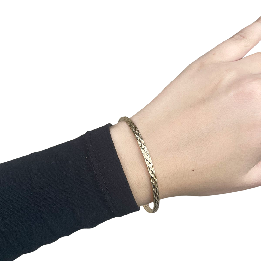 Engraved Latticework 14k Gold Bangle Bracelet