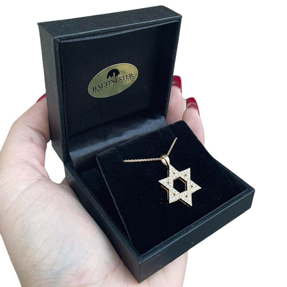 Classic Diamond Star of David Pendant in 18k Gold