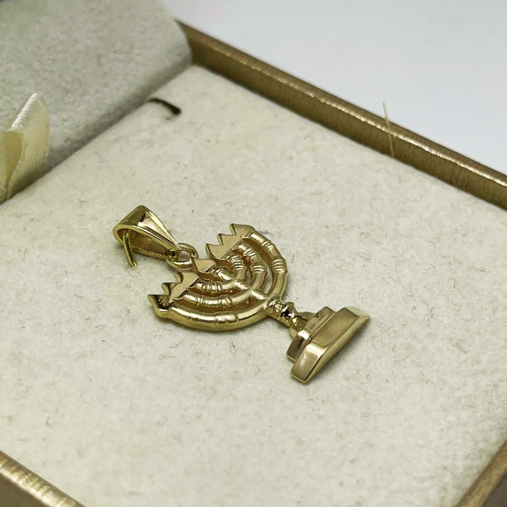Menorah Pendant in 14k Gold