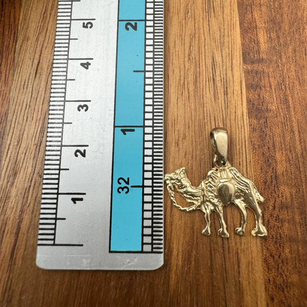 Camel Pendant in 14k Gold