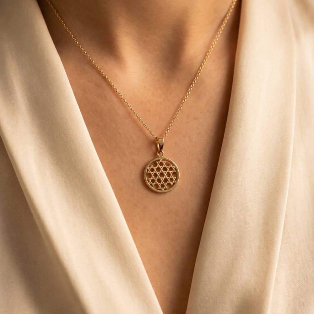 Star of David Medallion Pendant in 14K Gold