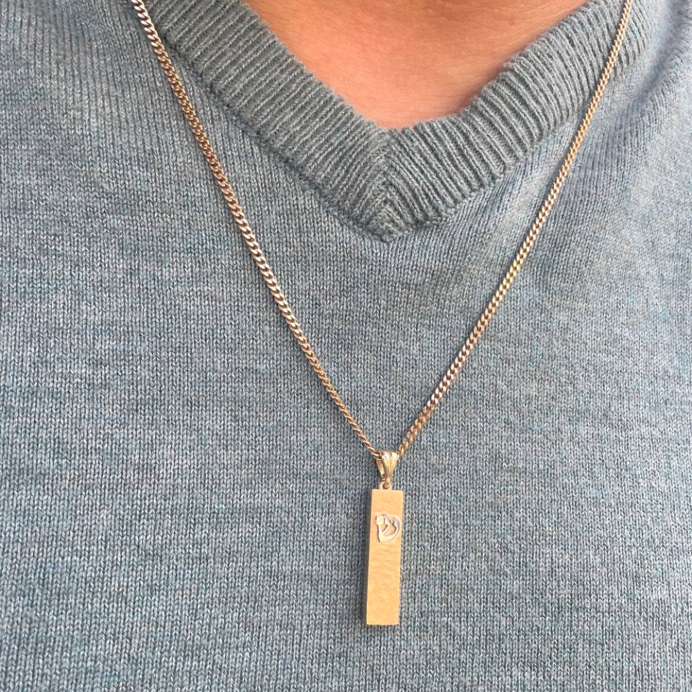 Mezuzah Pendant with Shin in 14K Gold