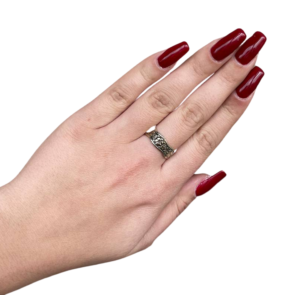 Antique Style Rose Pattern Ring in 14K Gold