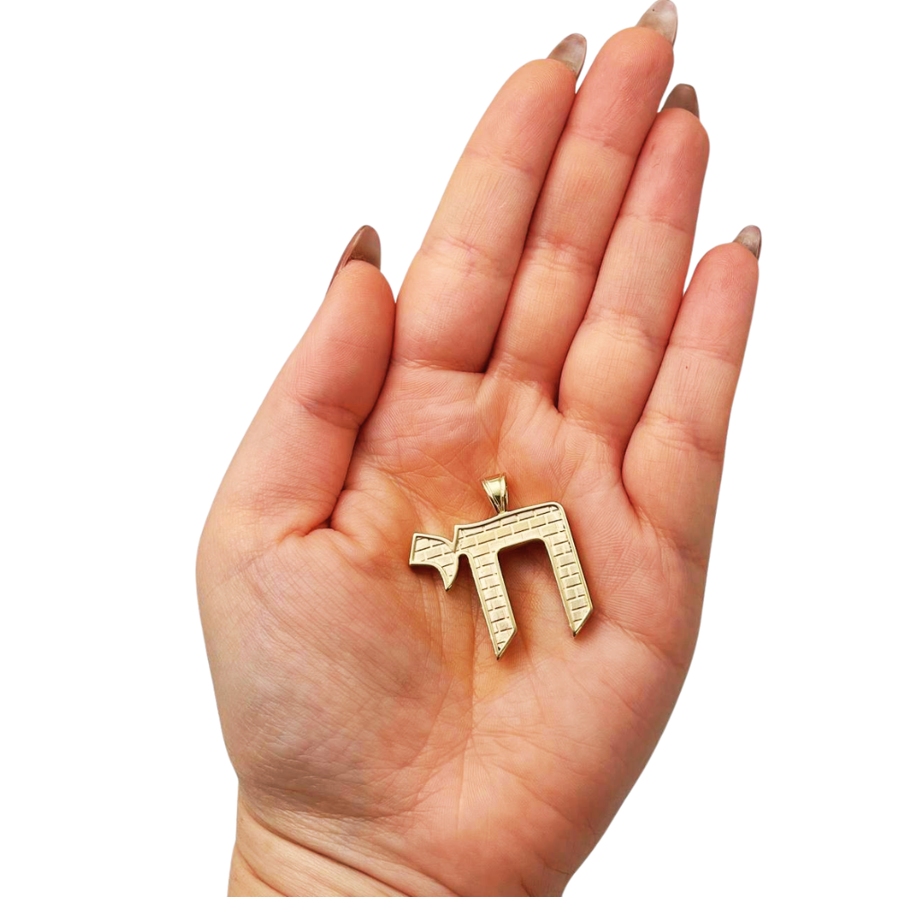 Men's Chai Pendant with Western Wall in 14K Yellow Gold