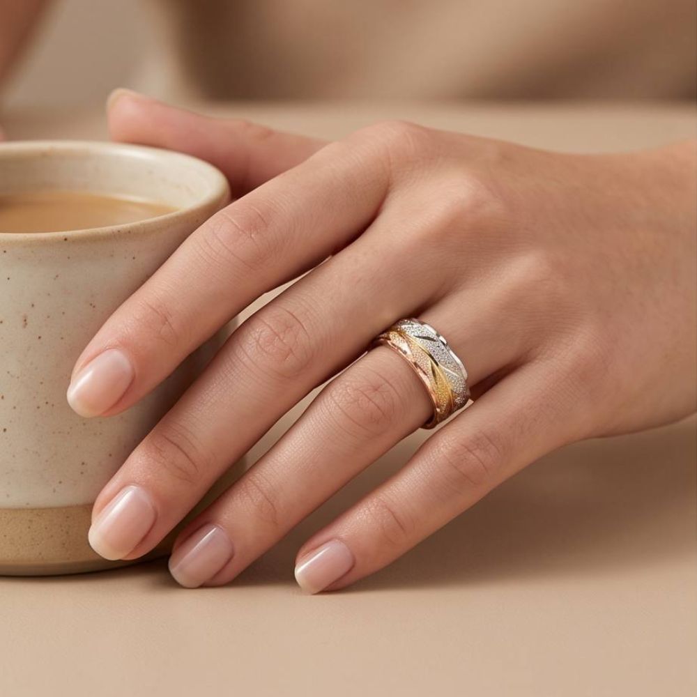 14K Tri-Color Gold Wedding Band Ring with Leaf-inspired Pattern