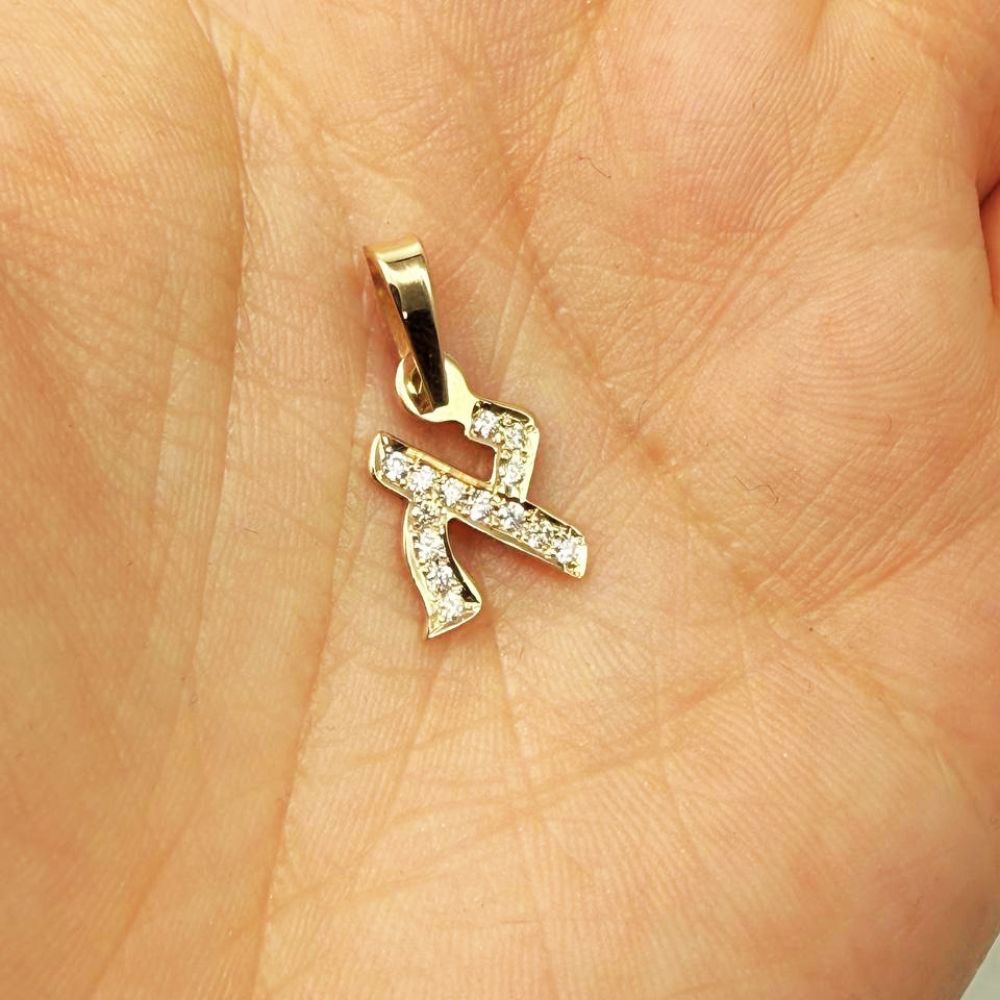 14K Gold Hebrew Letter Pendant with 0.12 CT Diamonds