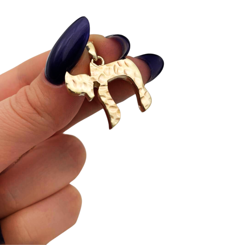 Chai Pendant in 14k Gold Hammered / Necklace Charm