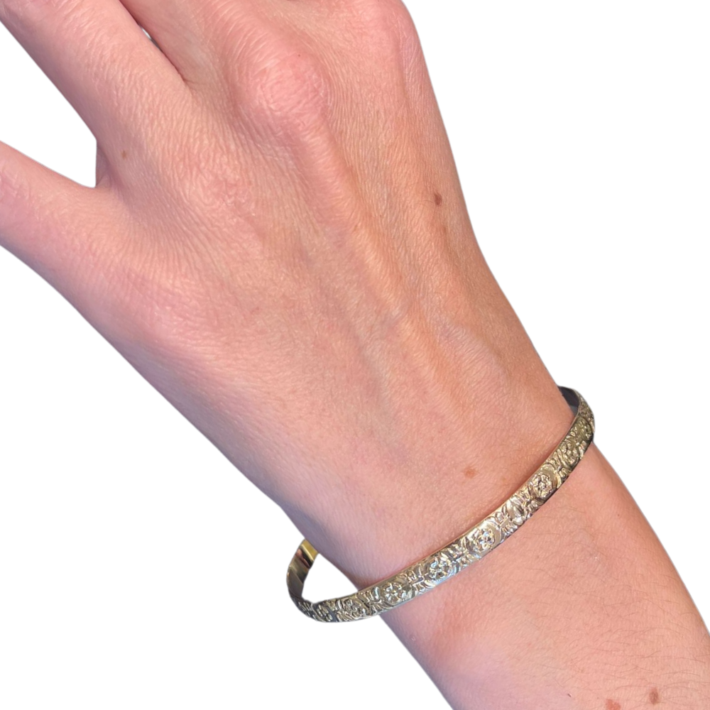 14k Gold Floral Moroccan Bangle