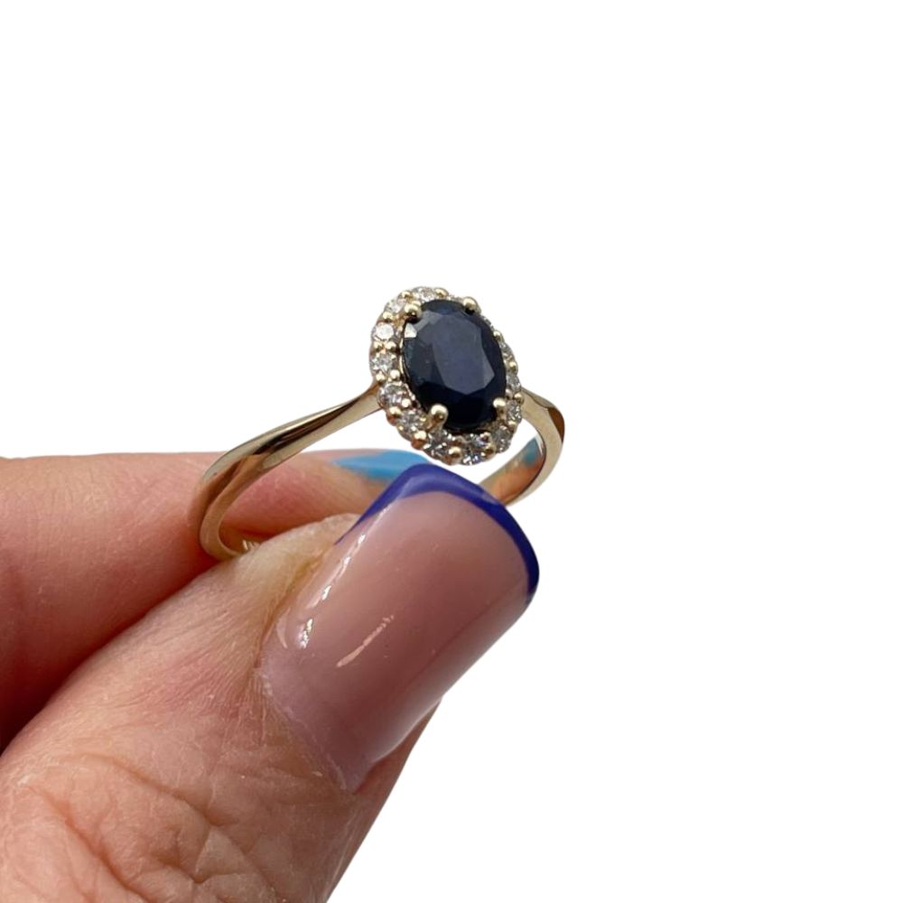 Sapphire & Diamond Halo Ring in 14k Yellow Gold