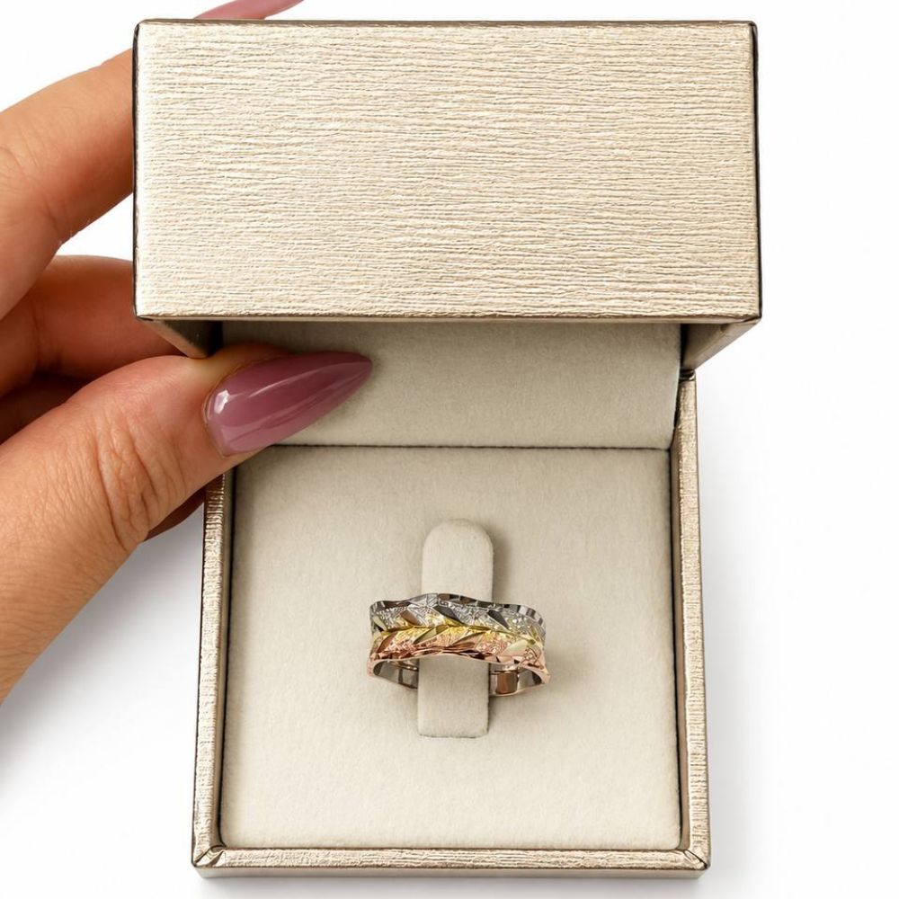 14K Tri-Color Gold Wedding Band Ring with Leaf-inspired Pattern