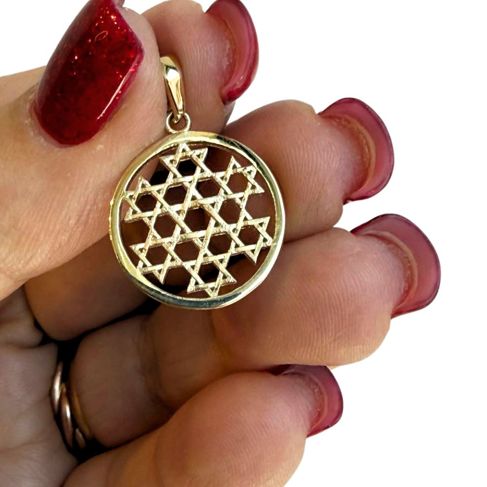 Star of David Medallion Pendant in 14K Gold