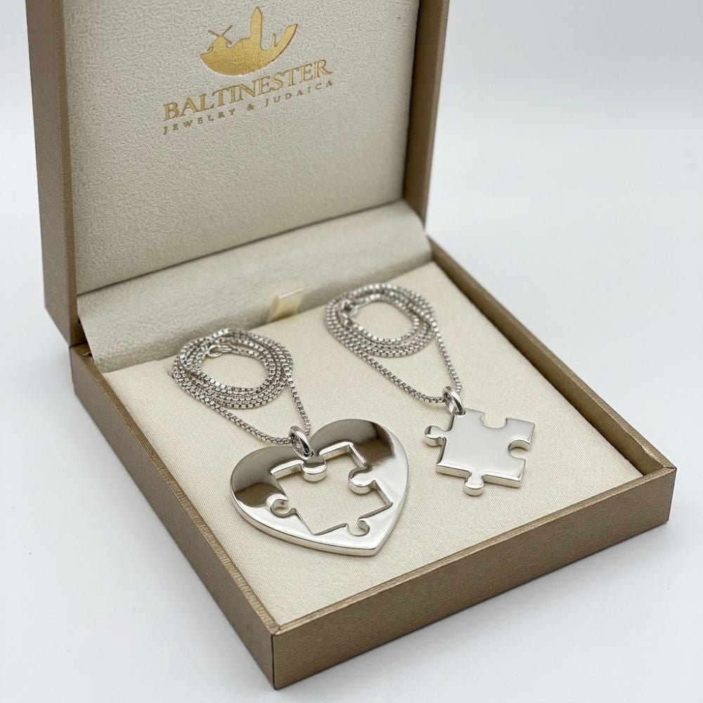 シルバーアクセサリー　セット　CH 925 925 Sterling Silver Heart Puzzle Necklace Set – Matching Couple