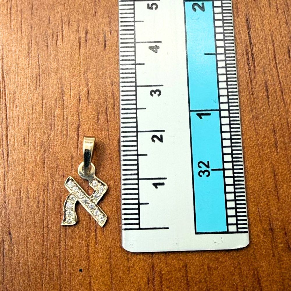 14K Gold Hebrew Letter Pendant with 0.12 CT Diamonds