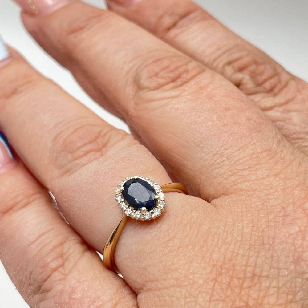 Sapphire & Diamond Halo Ring in 14k Yellow Gold