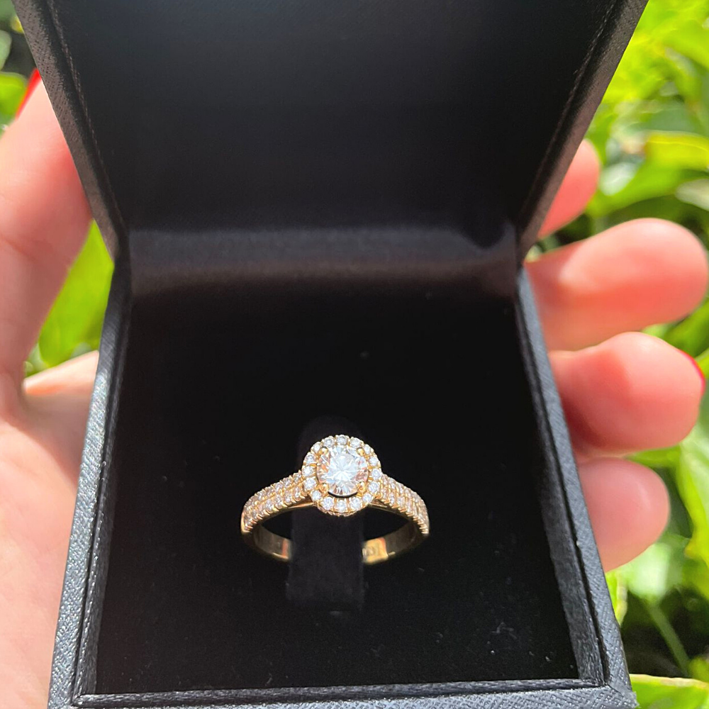 Diamond Halo Ring in 14K Yellow Gold