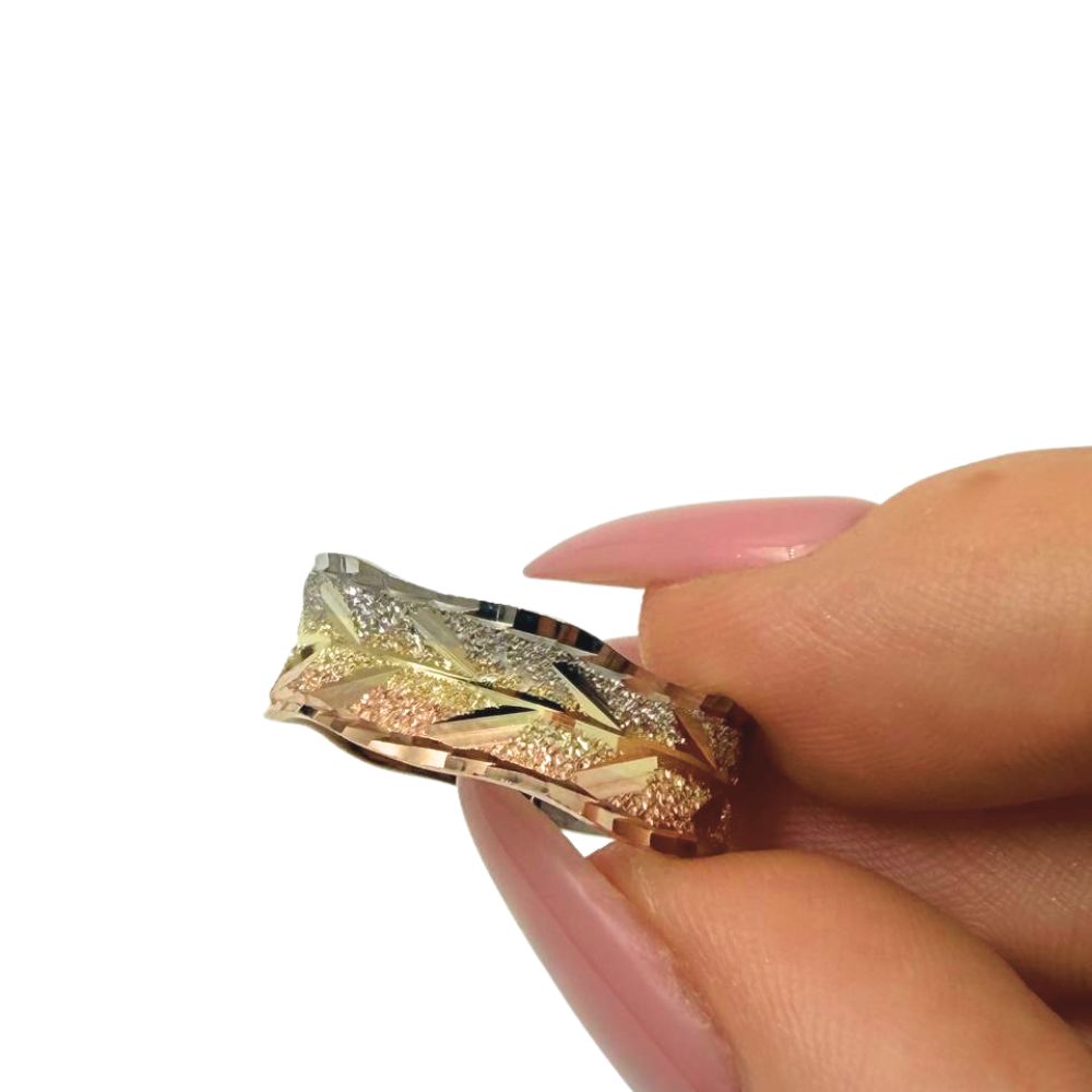 14K Tri-Color Gold Wedding Band Ring with Leaf-inspired Pattern