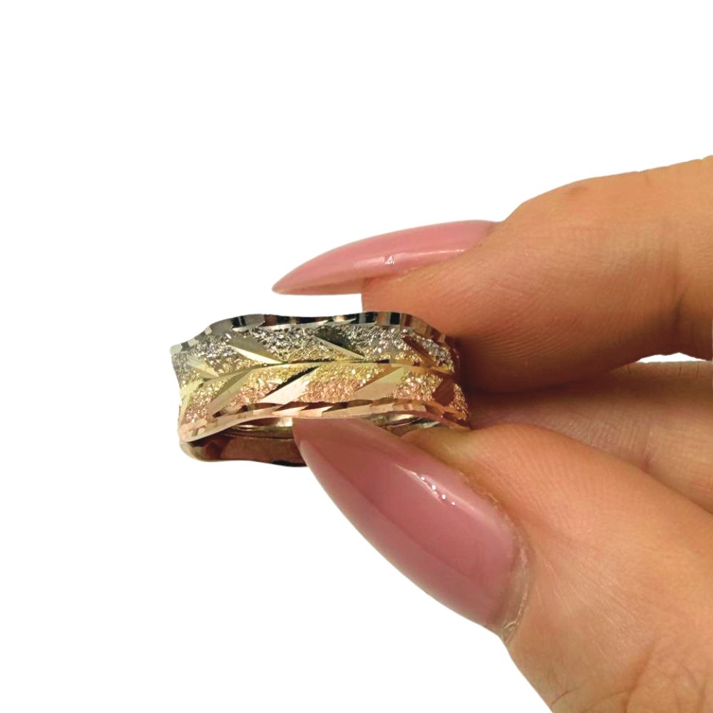 14K Tri-Color Gold Wedding Band Ring with Leaf-inspired Pattern