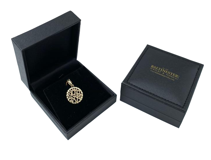 Shema Yisrael Round Medallion Pendant in 14k Gold - Medium