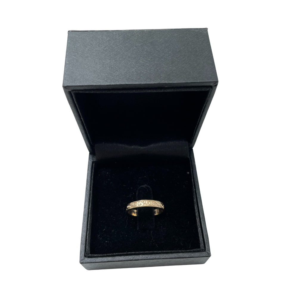 Hebrew Wedding Band in 14K Gold Curlicue