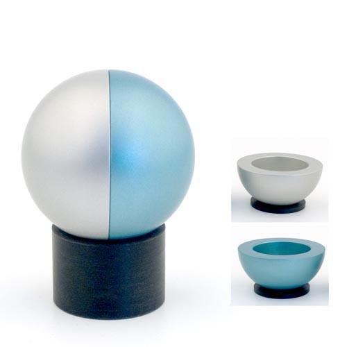 Dual-Colored Ball Traveling Candle Holders