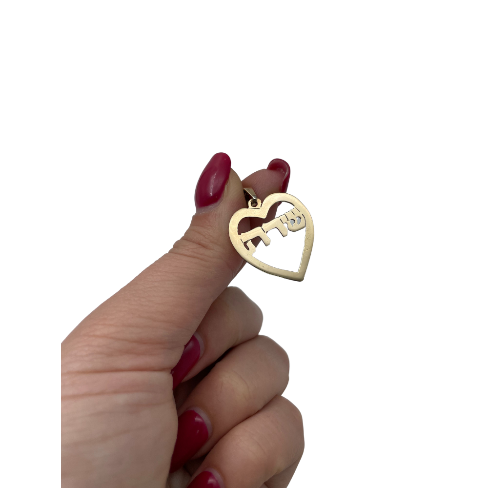 14k Gold Heart Cutout Hebrew Name Pendant