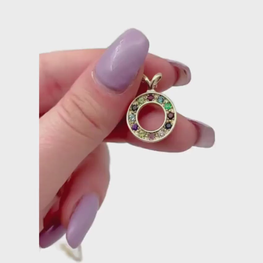 Load video: Hoshen Round Pendant and Chain in 14k Gold