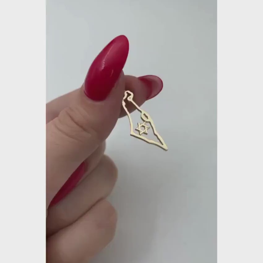 Load video: Map of Israel Outline with Star of David - 14K Gold Pendant