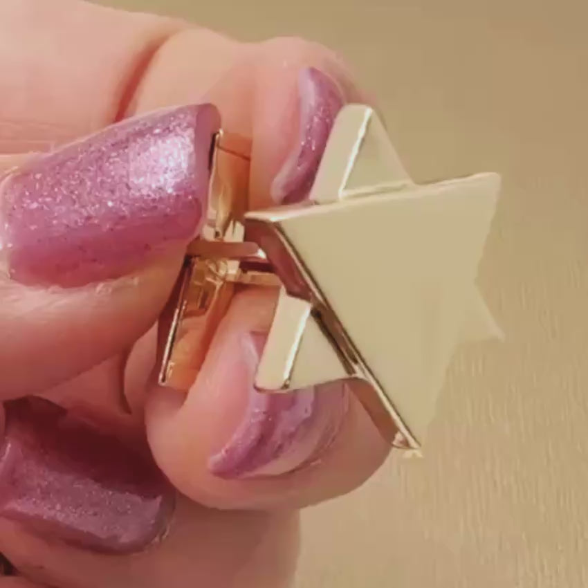 Load video: 14k Gold Star of David Cufflinks