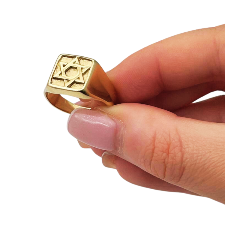 Star of David Signet Ring in 14k Gold