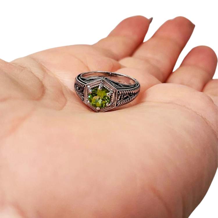 14k White Gold Peridot Ring