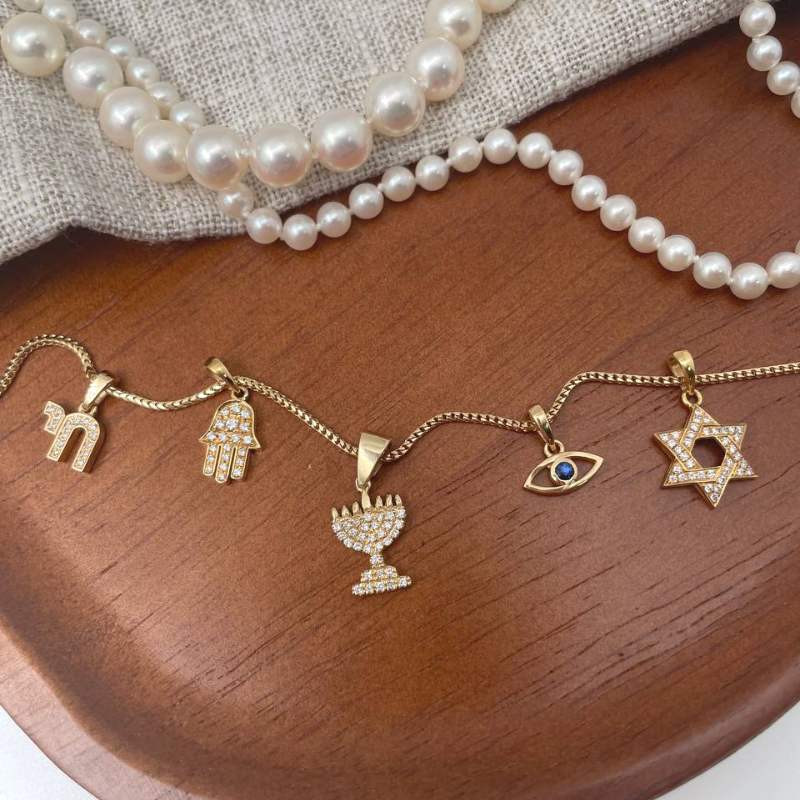 Jewish Jewelry Trends: Get Ready to Rock the High Holidays in 2023