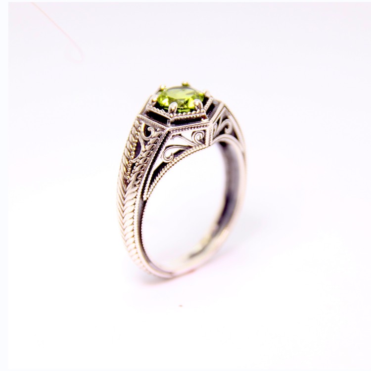 14k White Gold Peridot Ring