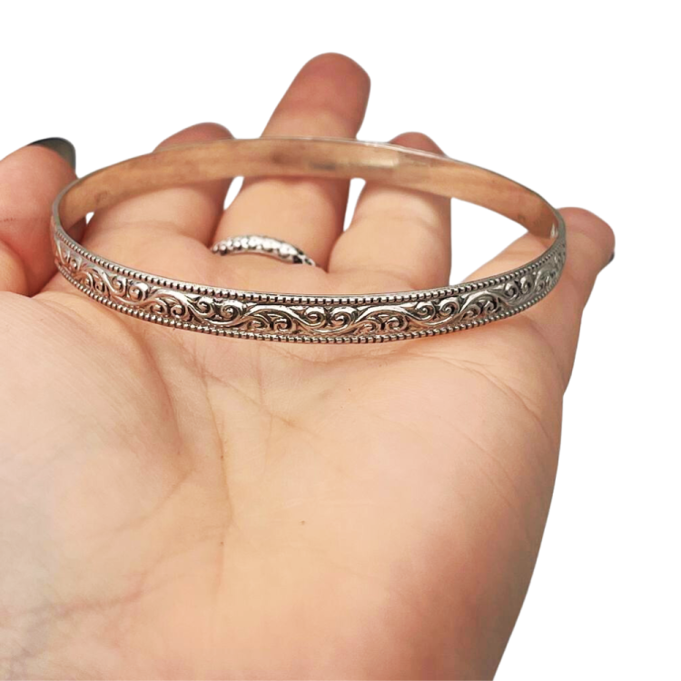 Moroccan Bangle in Silver - Curlicue Design