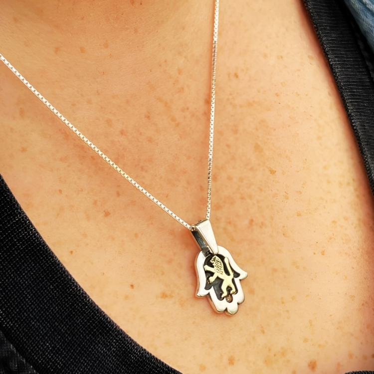 Hamsa Necklace with Lion of Judah in 925 Silver & 9K Gold